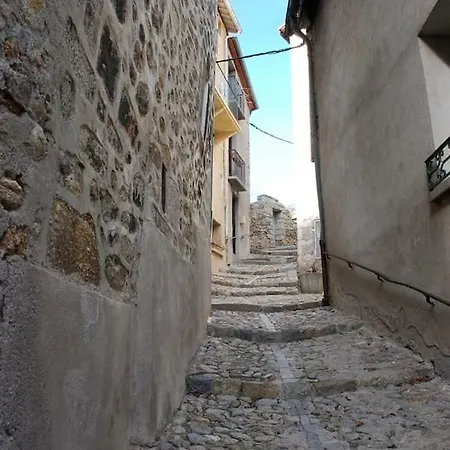 Naturaleza Y Aire Puro En El Pirineo Oriental En Bonita De Piedra
